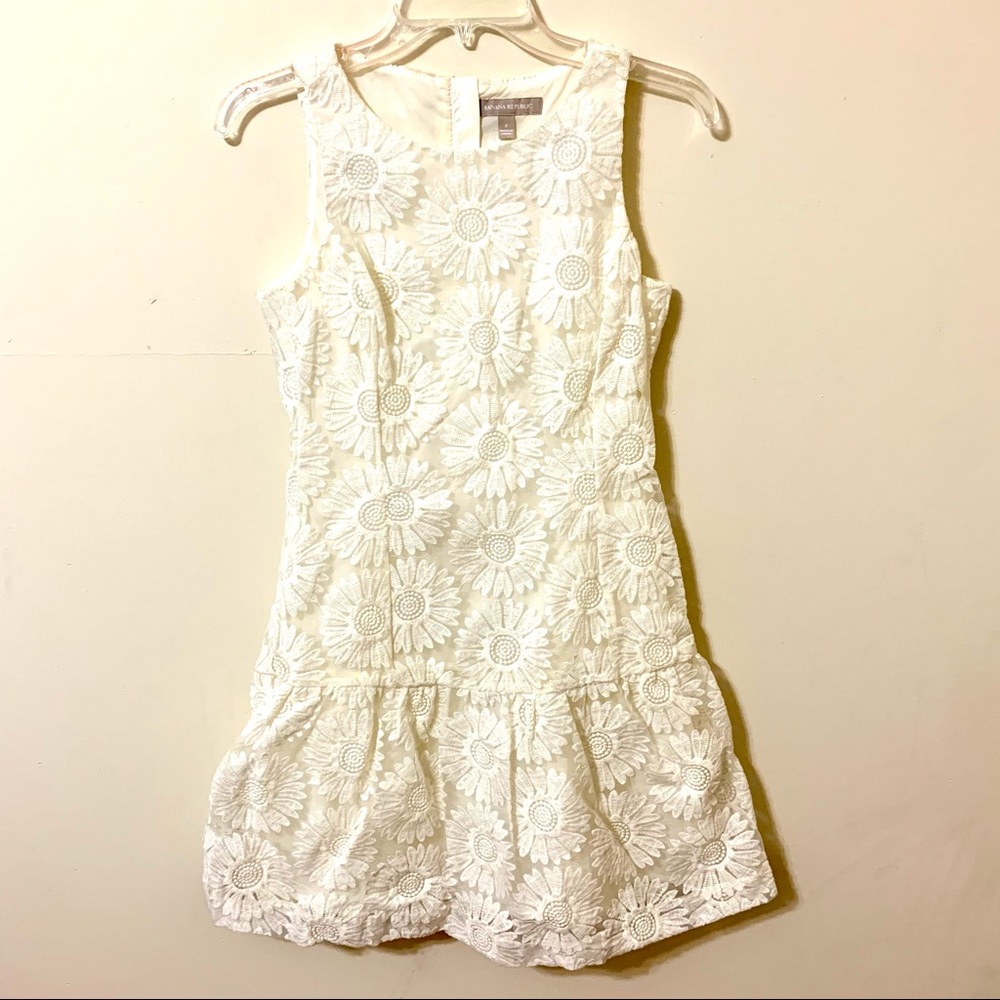 Banana Republic Sunflower Lace Dress - Size 2 - Picture 3 of 12